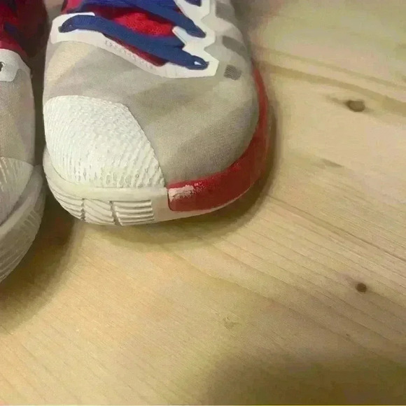 Nike Hyperdunk in Good to great Sz 8 Men’s Stars. Red White and Blue. American - Picture 10 of 14